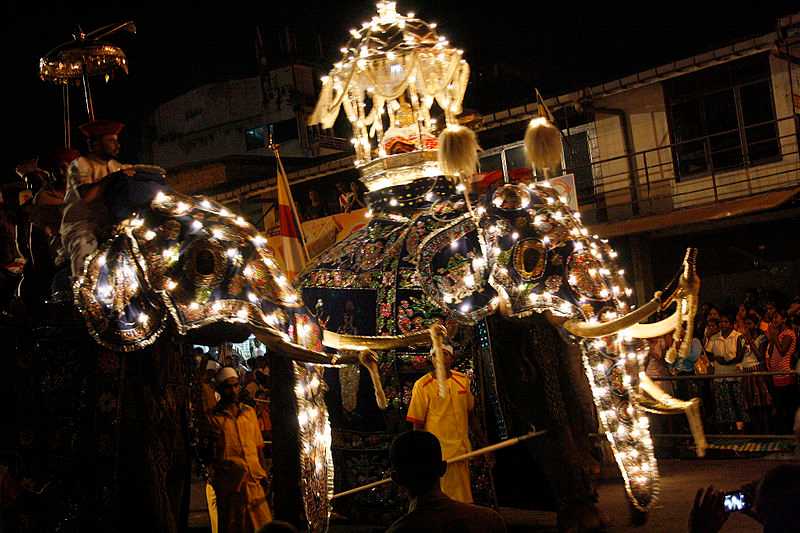 Kandy Esala Poya Perahera