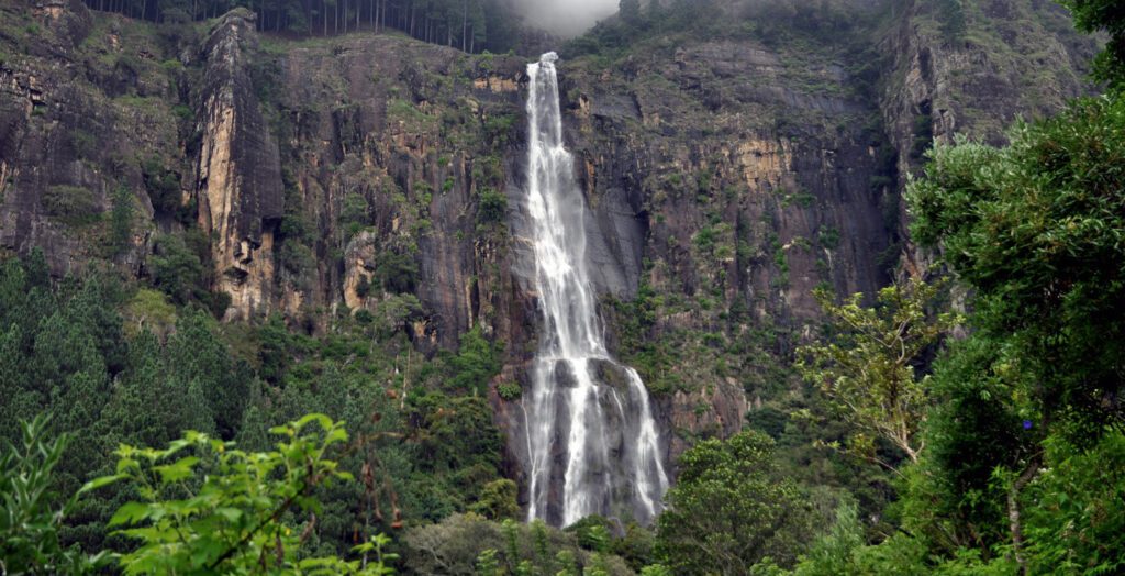 Bambarakanda Falls